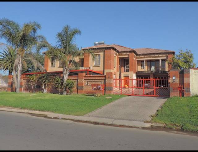 13 BEDROOM HOUSE FOR SALE IN BIRCH ACRES